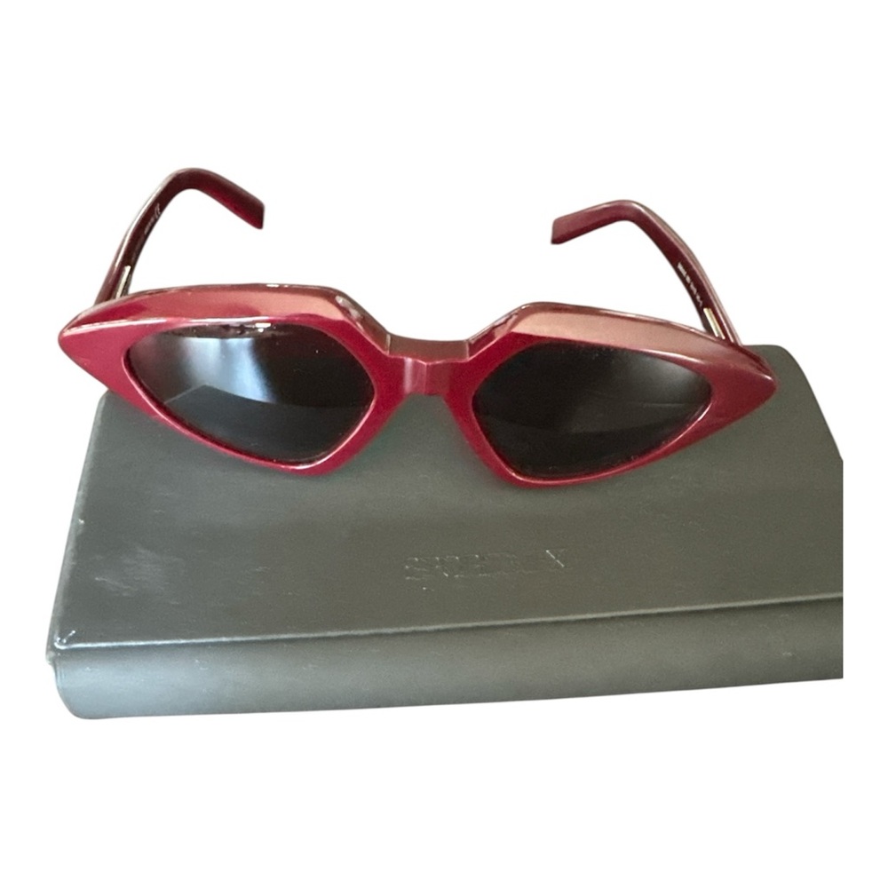 Sportmax Stylish Red Cat-Eye Sunglasses